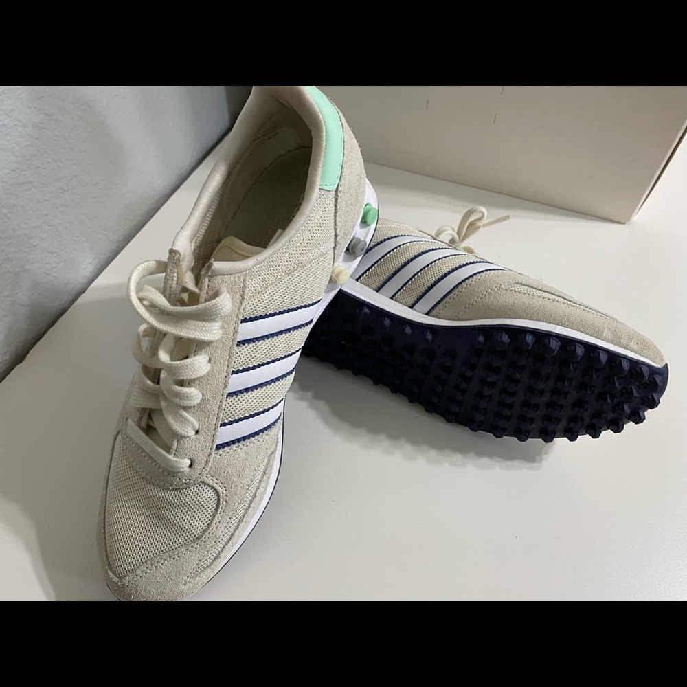 Women’s Adidas Sneakers - classic trainers